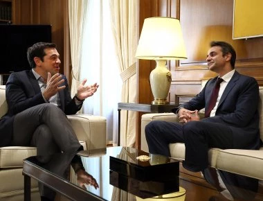 Τηλεφωνική επικοινωνία Αλ. Τσίπρα με τον Κ. Μητσοτάκη για το Σκοπιανό